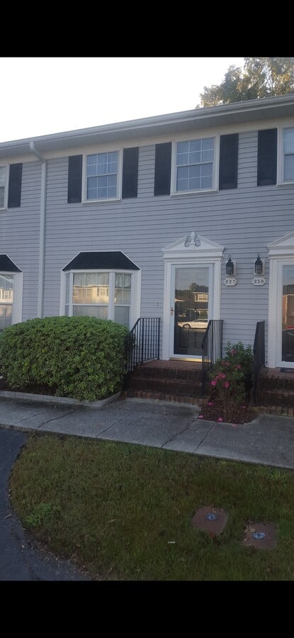 Photo - 2925 Carriage Row Ln