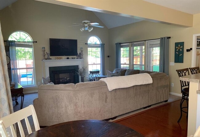 Photo - 1661 Worthing Rd