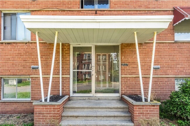Photo - 2537 Noble Rd Unit 201