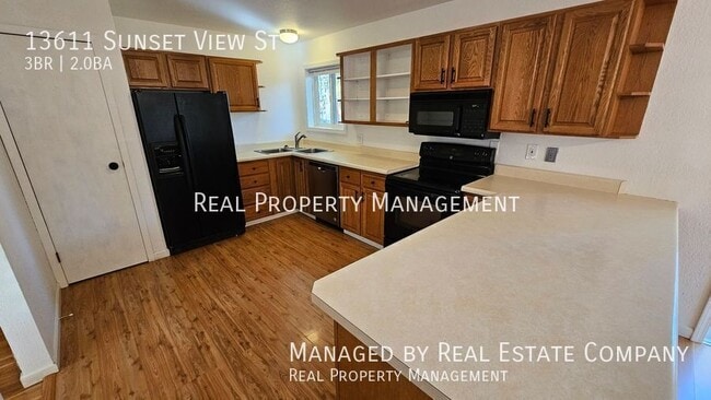 Photo - 13611 Sunset View St