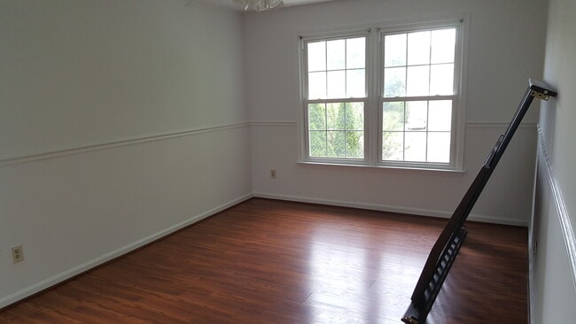 Dormitorio 4 - 5506 Village Center Dr