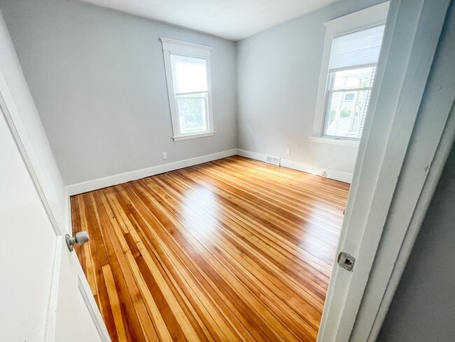 Photo - 236 Nicoll St Unit #2