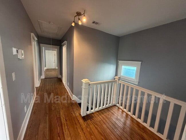 Photo - 607 W 44th St