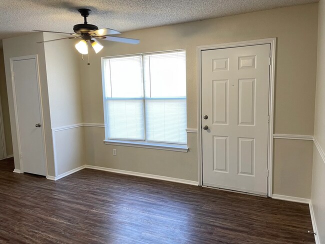 Photo - 306 Williams Rd