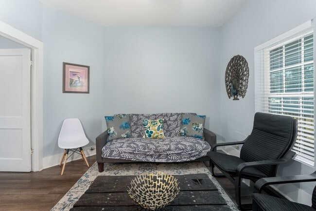 Building Photo - 1525 5th St Rental