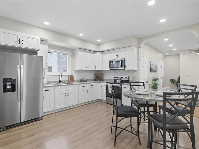 Photo - 12 Saint James Ave