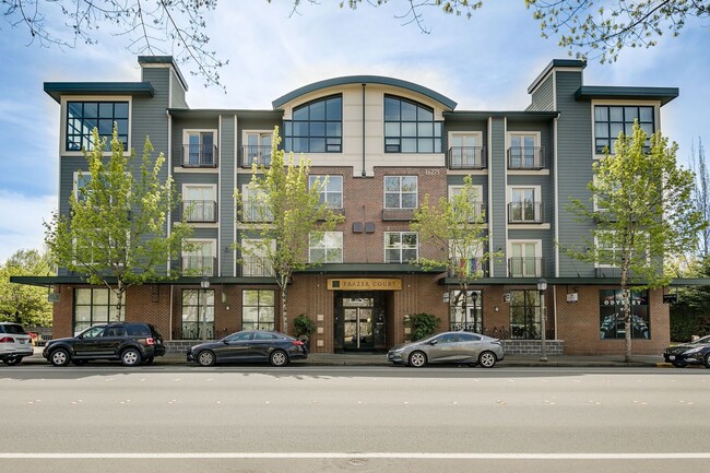 Spacious 2 bedroom Condo in Downtown Redmond - Spacious 2 bedroom Condo in Downtown Redmond