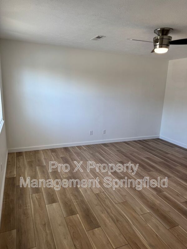 Photo - 623 E Bain St