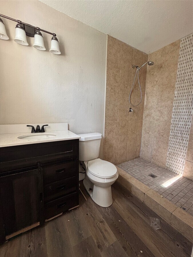 Photo - 4106 Darby St