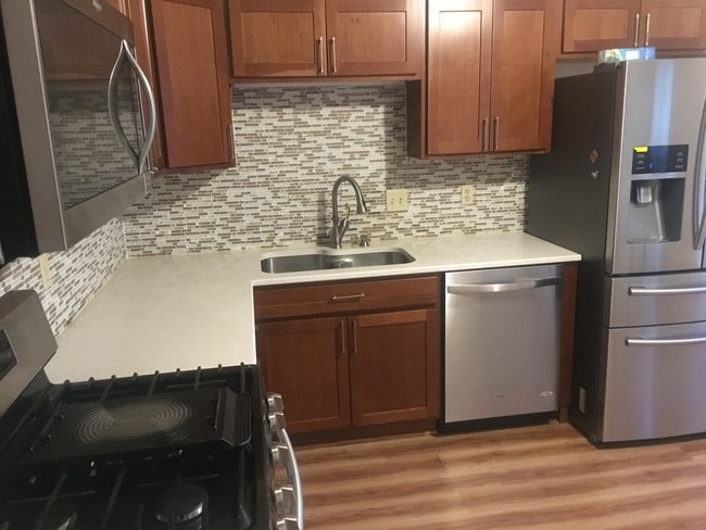 Building Photo - 76 N Lakewood Gardens Ln Unit 76