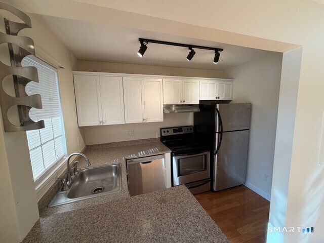 Photo - 8 Oakwood Ave Unit APT C3