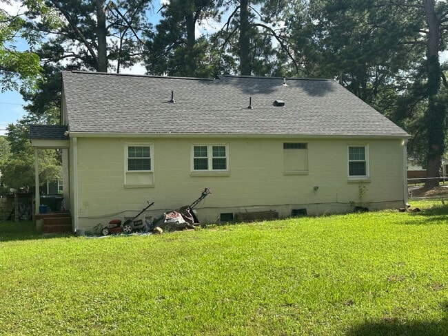 Photo - 523 Hilltop Dr