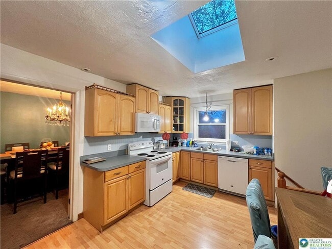 Photo - 1160 Brentwood Ave