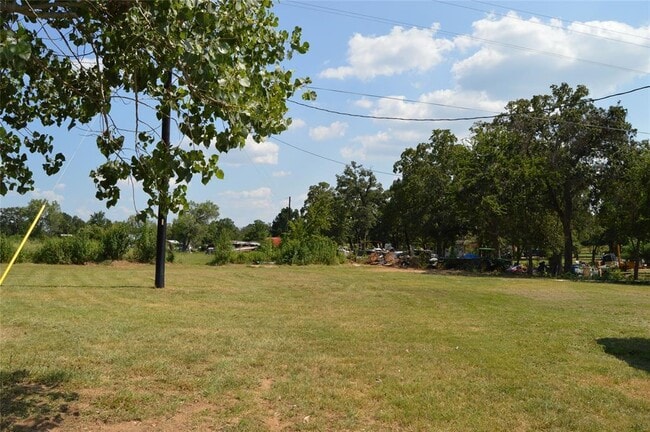 Photo - 245 Flaming Oak Dr