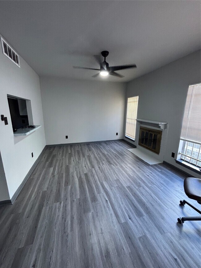 Photo - 8299 Cambridge St