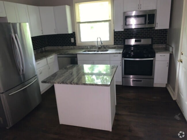 Building Photo - 4 Bedroom, 2 Bath House in Bay View