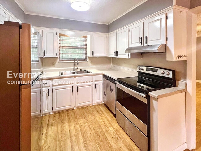 Photo - 903 Bristol Dr