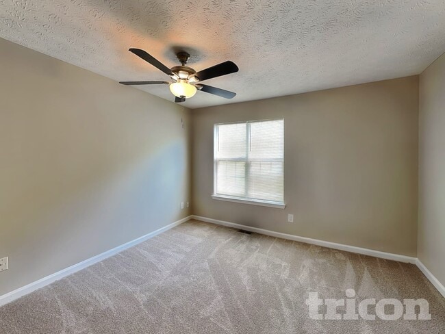 Photo - 1330 Ling Dr
