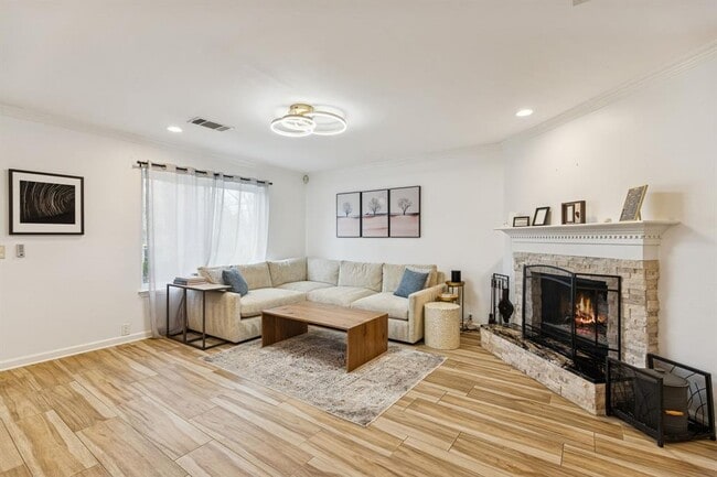 Photo - 2117 Kaiser Dr