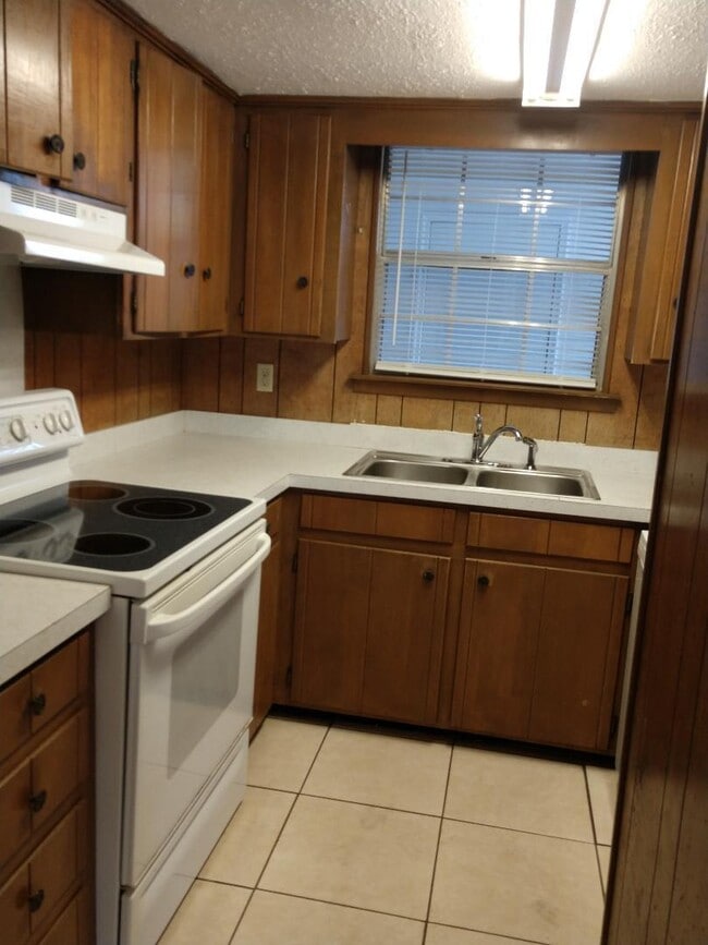 Photo - 106 Valencia Dr