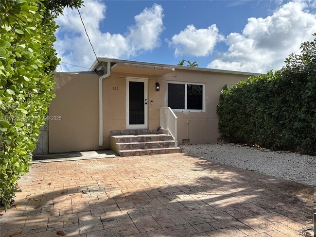 Photo - 527 SW 9th Ave Unit 527