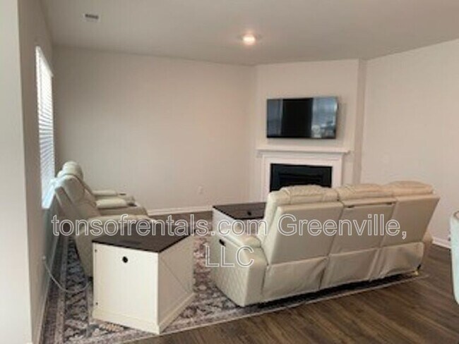 Photo - 938 Pineland Dr