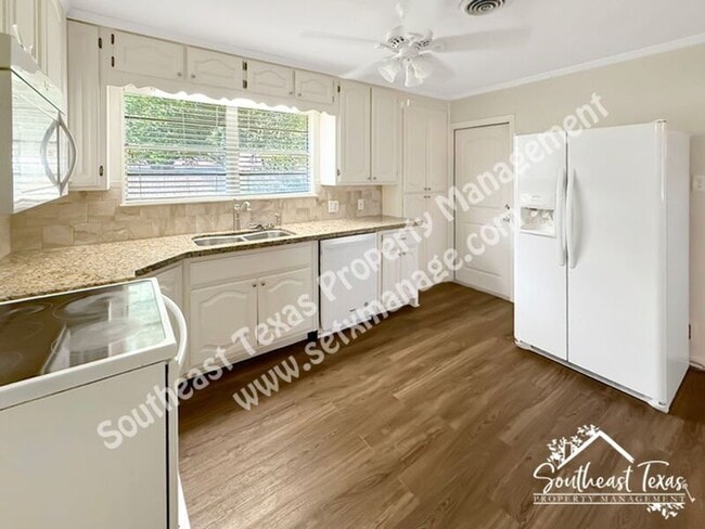 Photo - 2749 Rose Ave