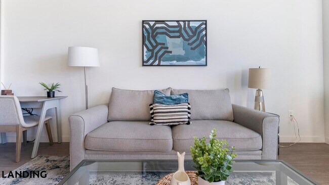 Photo - 9235 W Russell Rd Unidad 210