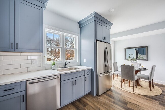 Photo - 451 Essex St