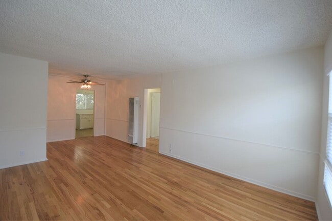 Photo - 11948 Magnolia Blvd Unidad 06