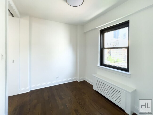 Photo - EAST 35 STREET Unidad 12DE