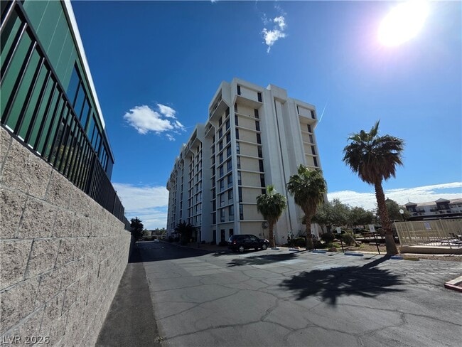 Photo - 3930 University Center Dr Unit 102