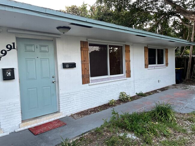 Photo - 4991 SW 27th Ave Unidad C