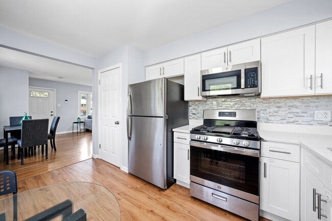 Photo - 760 Sibley Blvd