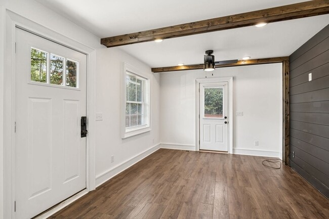 Photo - 1615 Cahal Ave