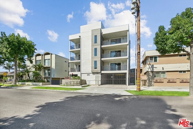 Photo - 819 E La Palma Dr Unit 3