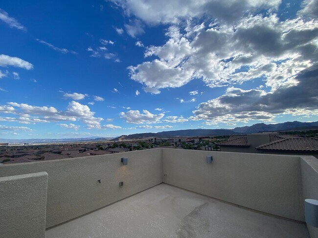 Photo - Gorgeous 3Bed/4Bath/2Car, 3-Story Townhome nestled in this beautiful Summerlin West Gated Communi...