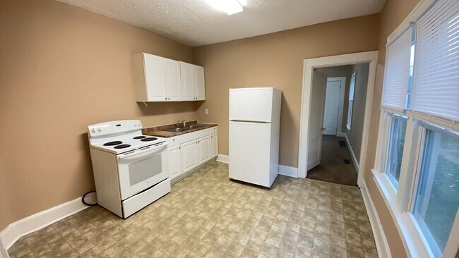 Photo - Taylor 1622-1624 Unit 1622 Taylor