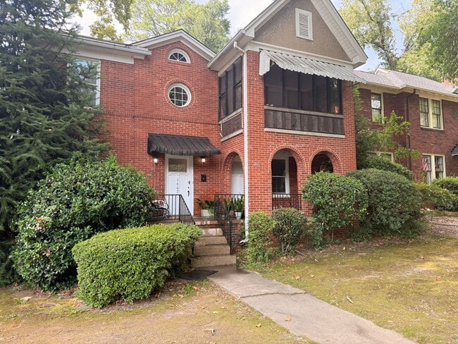 Building Photo - 1609-1609 Hollywood Dr Unit 1609 (downstairs)