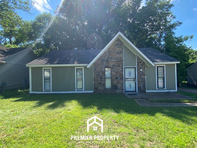 Building Photo - Charming 3BR/2BA Raleigh Home | Gleaming Hardwood Floors, Dining Area & Back Deck