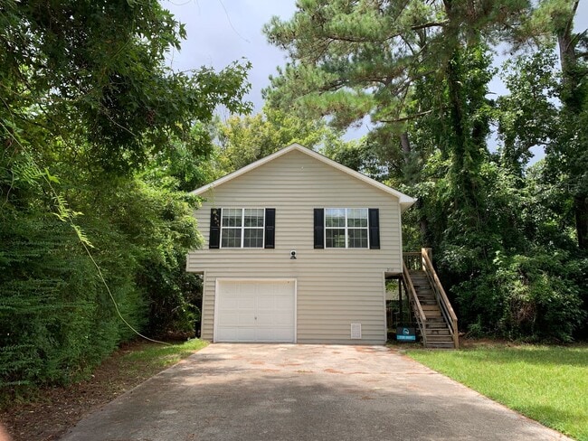 Building Photo - 2114 Wisteria Dr Rental