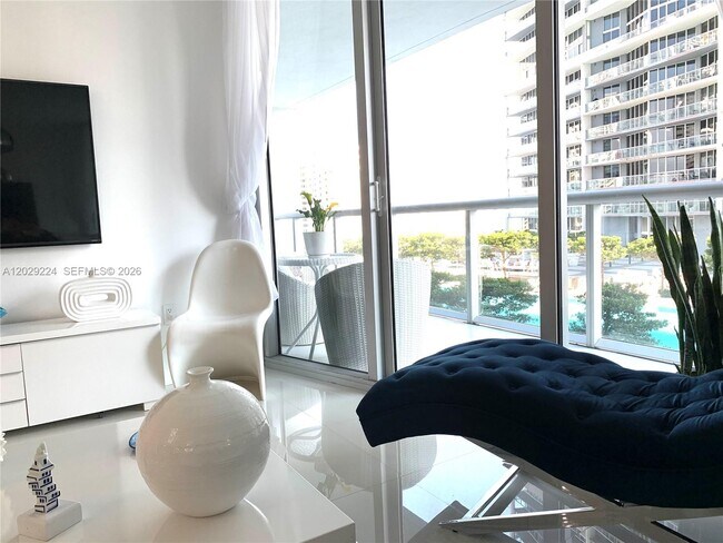 Photo - 475 Brickell Ave Unidad 1611