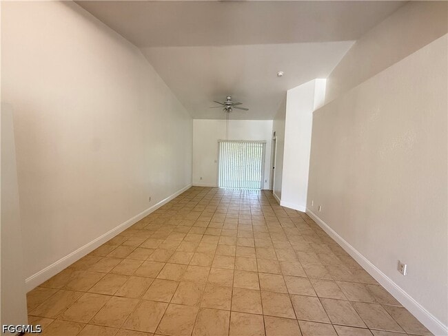 Photo - 700 W 12th St