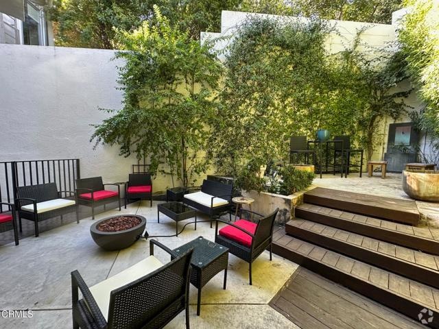Building Photo - 3551 Dixie Canyon Pl Rental