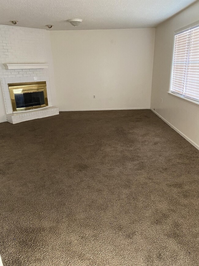 Photo - 931 McAfina Trail