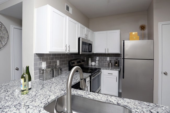 2BR,2BA-1030sft