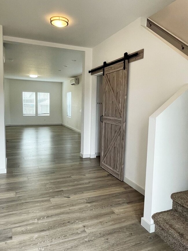 Photo - Beautiful3 bed 2,5 bath townhouse in Garden City