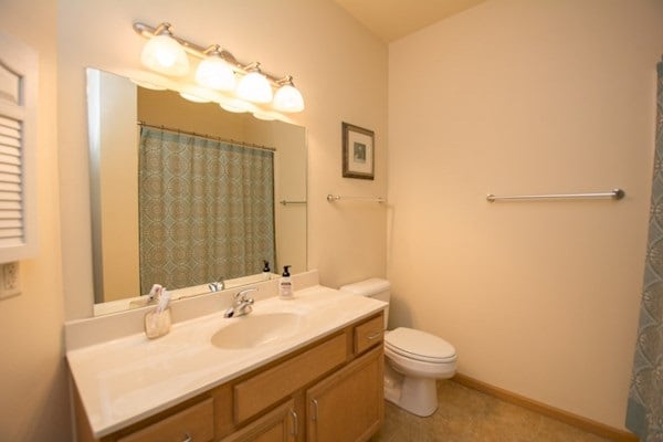 Main Bath with Shower Tub