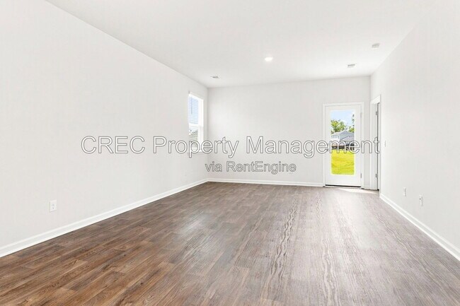 Photo - 817 Lilyford Ln