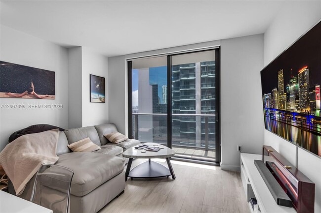 Photo - 55 SW 9th St Unidad 2407